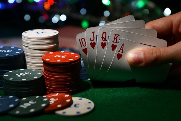 Comparison of standard blackjack and free bet blackjack hand outcomes at ligajuara
